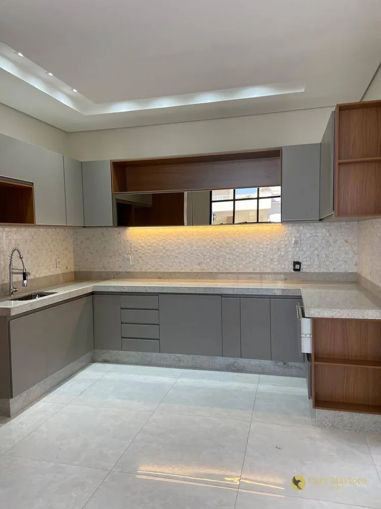 Casa, 3 quartos, 235 m² - Foto 11