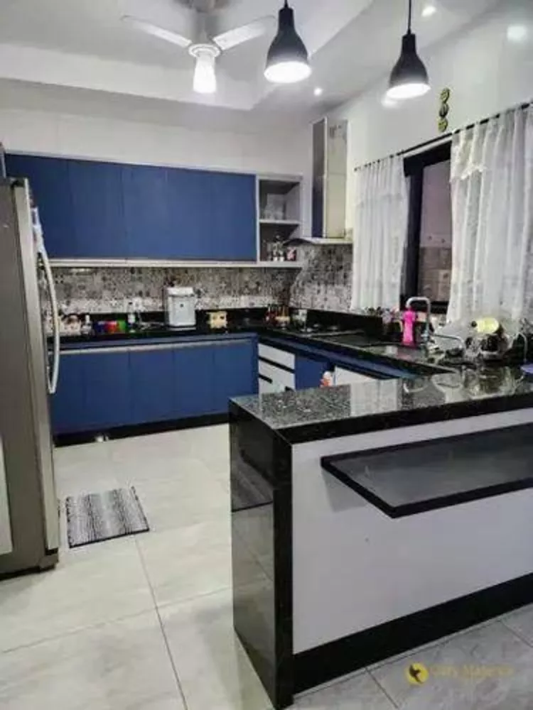 Casa de Condomínio à venda com 3 quartos, 177m² - Foto 2