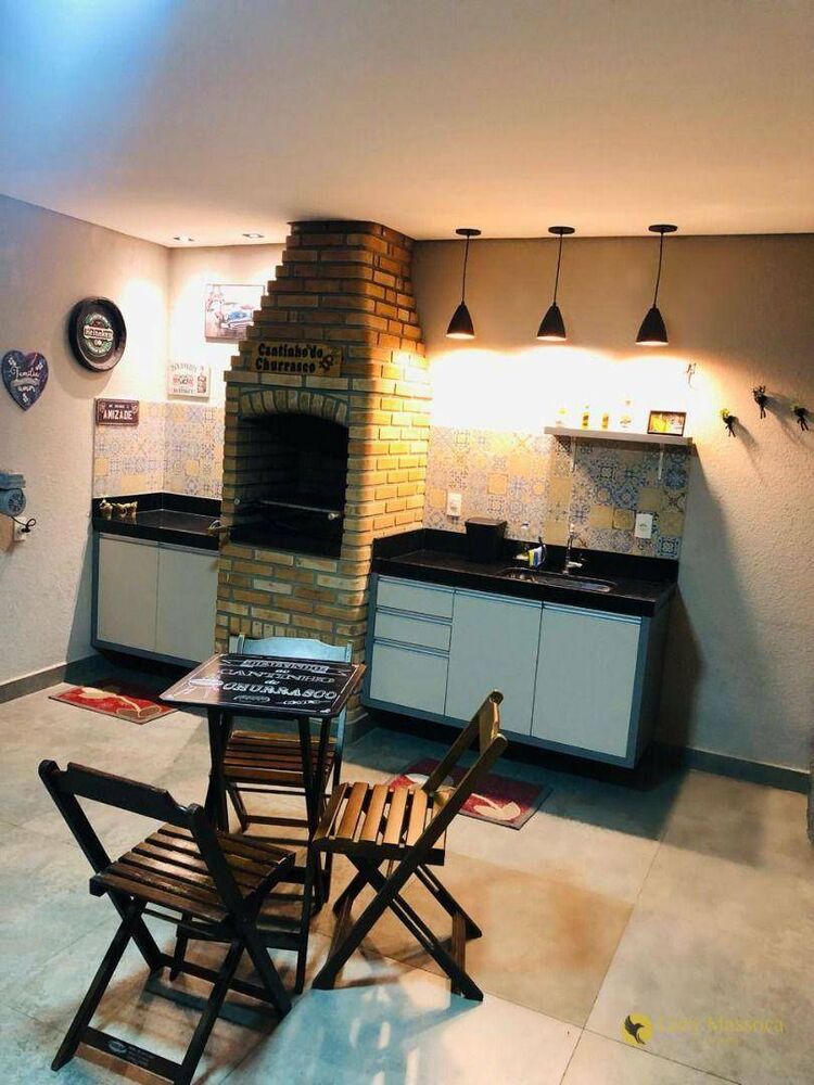 Casa à venda com 2 quartos, 90m² - Foto 1