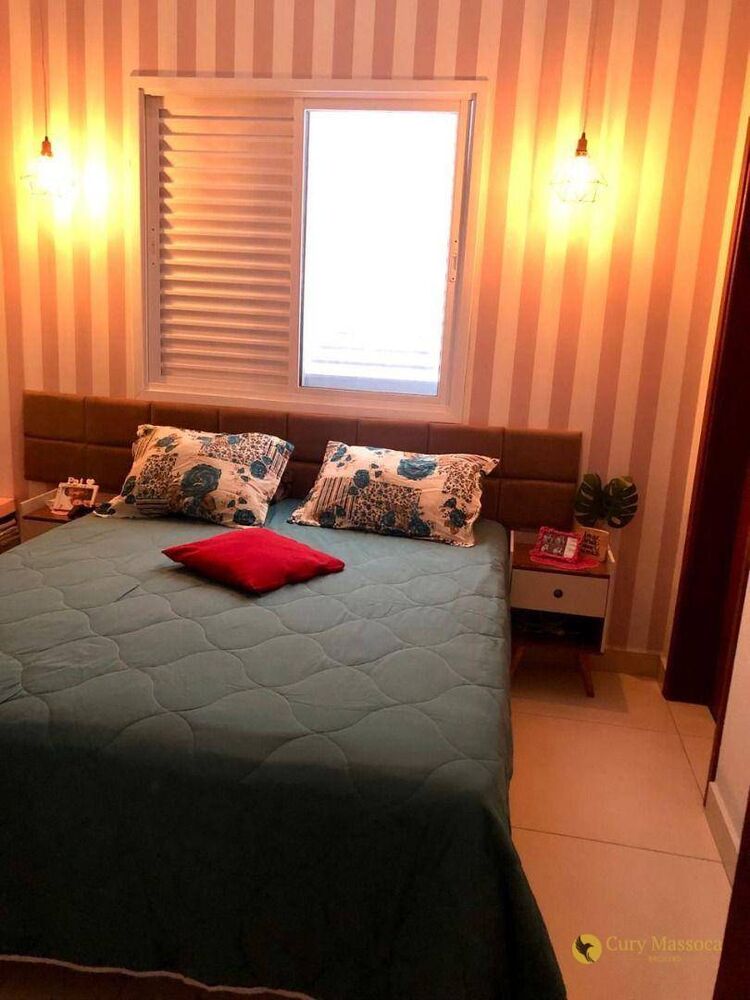 Casa à venda com 2 quartos, 90m² - Foto 3