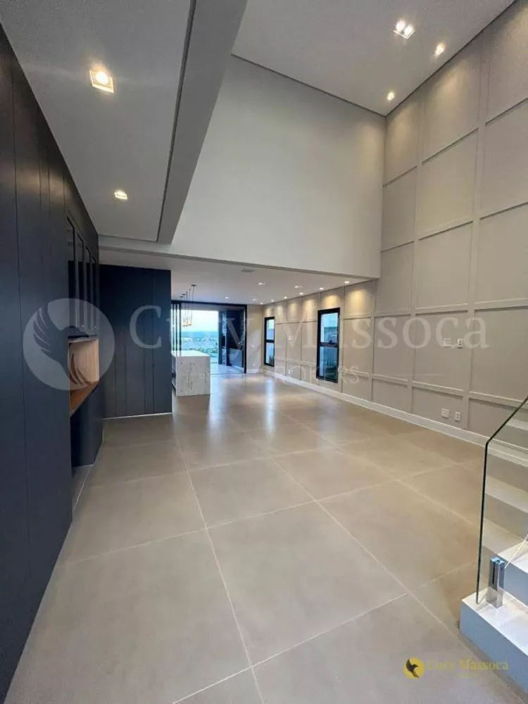 Casa à venda com 4 quartos, 370m² - Foto 2