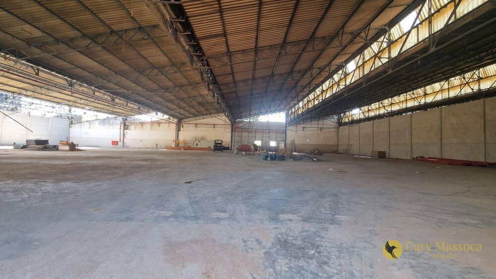 Depósito-Galpão-Armazém para alugar, 2500m² - Foto 1