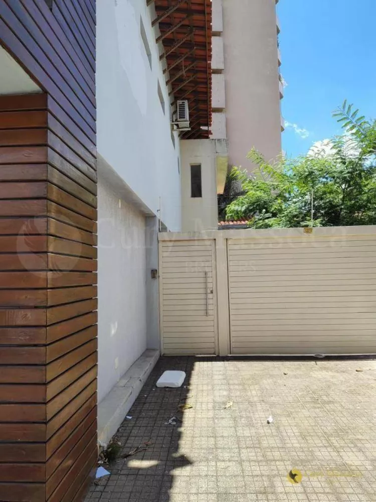 Casa à venda com 4 quartos, 240m² - Foto 4