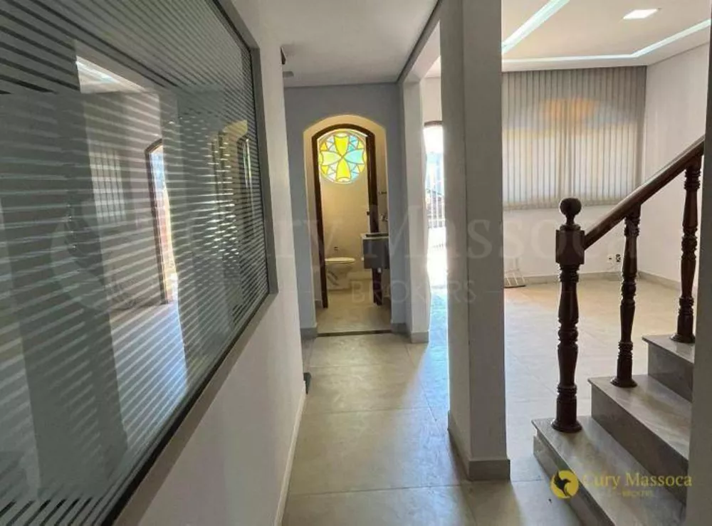 Casa à venda com 8 quartos, 270m² - Foto 2