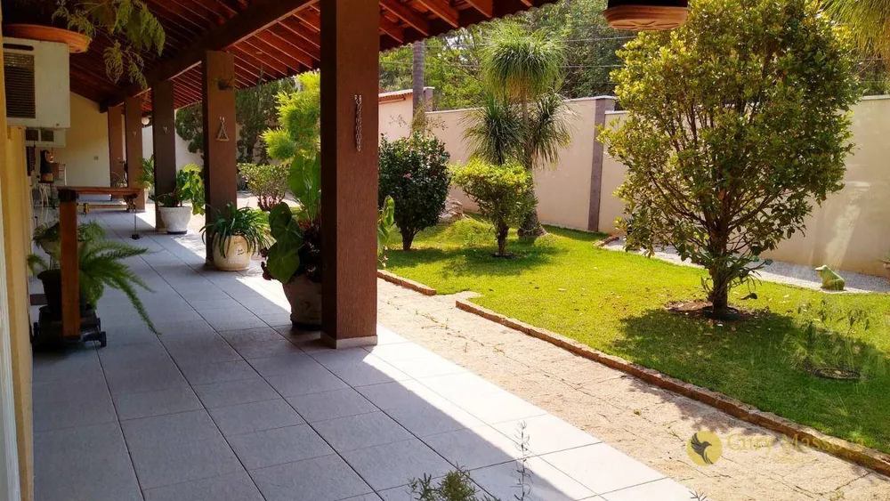 Chácara, 4 quartos, 2500 m² - Foto 1