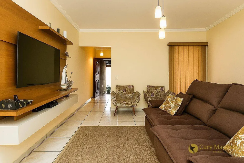 Casa, 3 quartos, 184 m² - Foto 1
