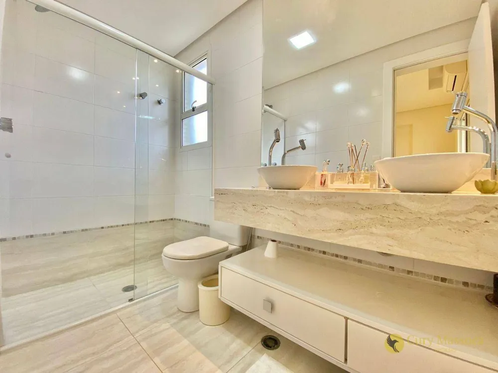 Apartamento, 5 quartos, 195 m² - Foto 2