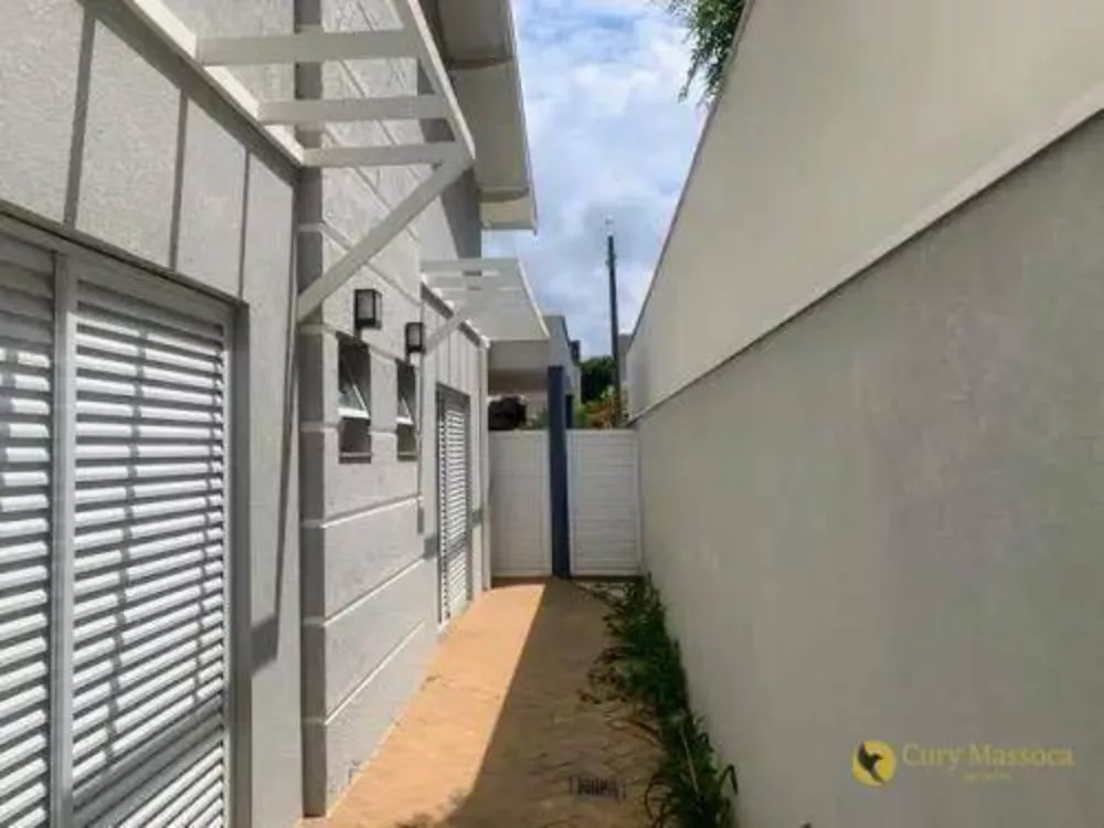 Casa de Condomínio à venda com 3 quartos, 242m² - Foto 2