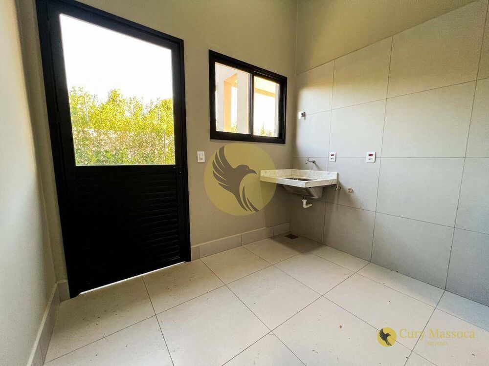 Casa de Condomínio à venda com 4 quartos, 305m² - Foto 1