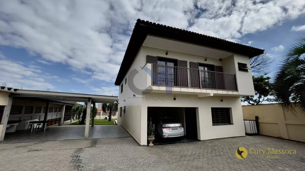 Casa à venda com 5 quartos, 287m² - Foto 1