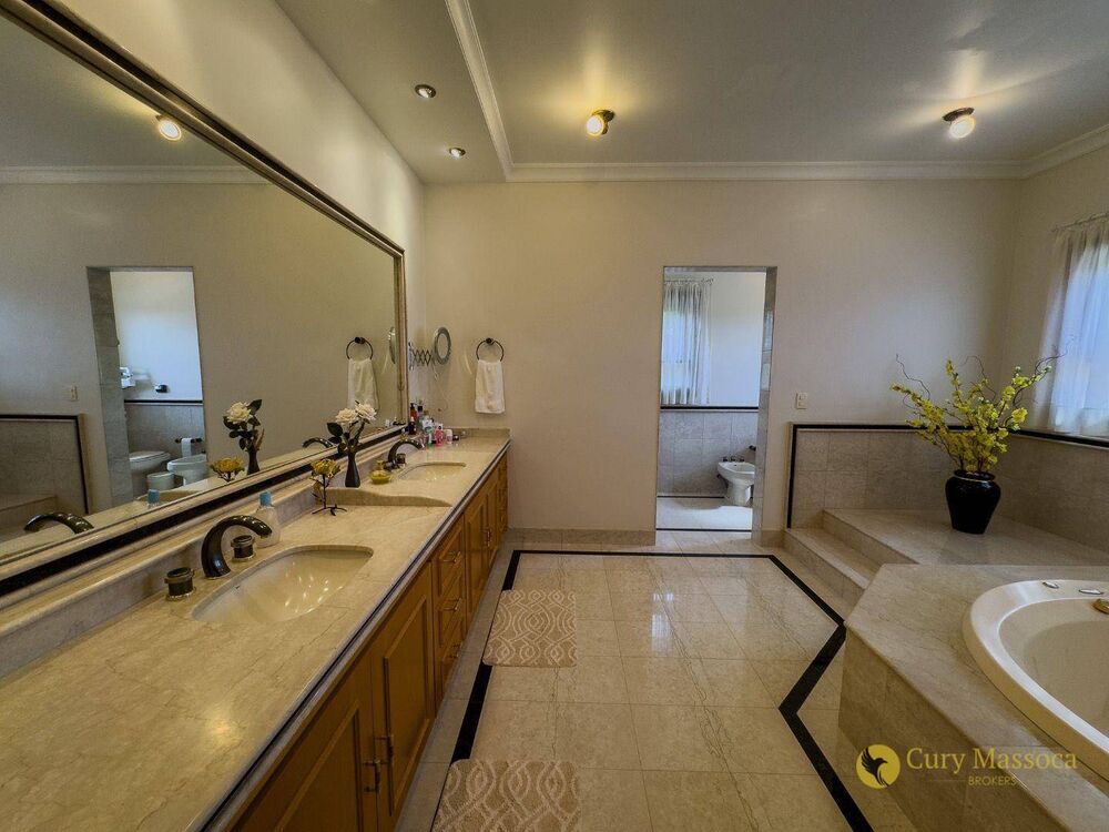 Casa de Condomínio à venda com 4 quartos, 703m² - Foto 1