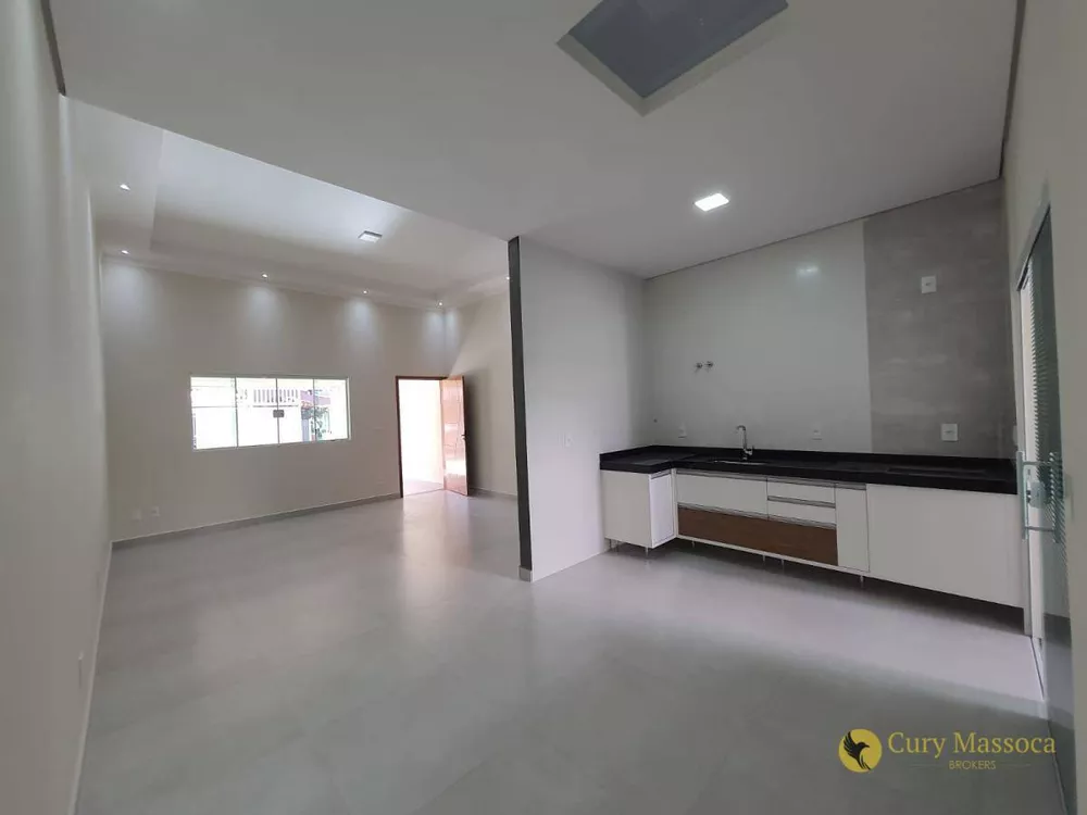 Casa à venda com 3 quartos, 115m² - Foto 1