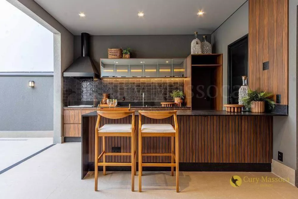 Casa à venda com 3 quartos, 212m² - Foto 1