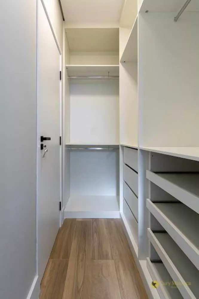 Casa à venda com 3 quartos, 212m² - Foto 2