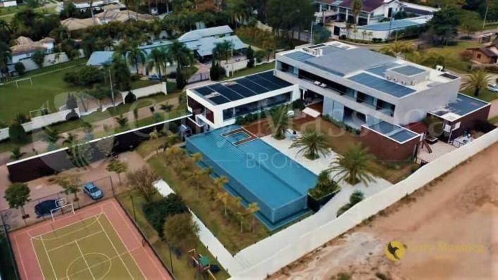 Casa de Condomínio à venda com 5 quartos, 1800m² - Foto 1