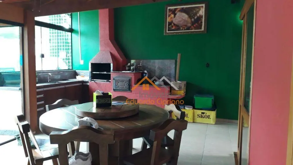 Casa, 4 quartos, 199 m² - Foto 1