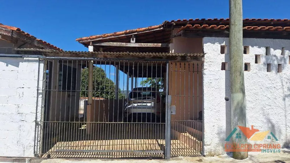 Casa à venda com 3 quartos, 250m² - Foto 2