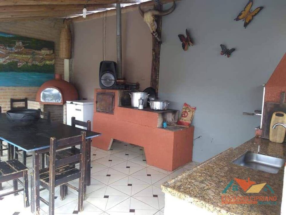 Chácara à venda com 2 quartos, 230m² - Foto 2