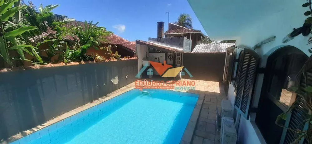 Casa de Condomínio à venda com 3 quartos, 180m² - Foto 1