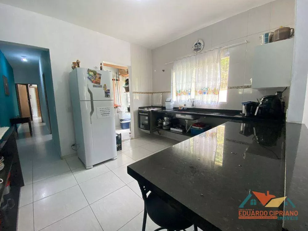 Casa à venda com 2 quartos, 100m² - Foto 3