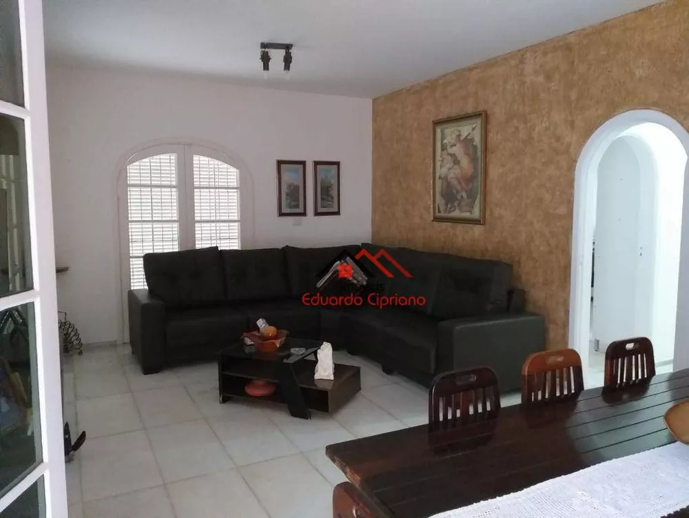 Casa à venda com 3 quartos, 176m² - Foto 2