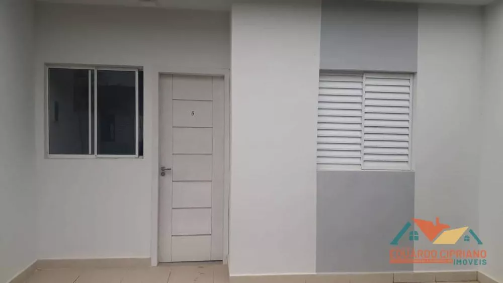 Casa à venda com 2 quartos, 60m² - Foto 1