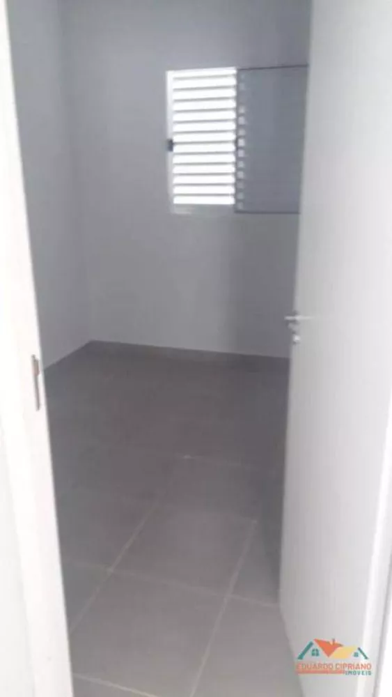 Casa à venda com 2 quartos, 60m² - Foto 5