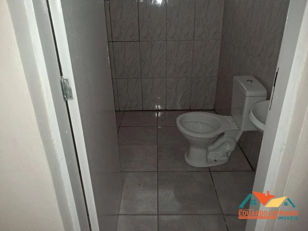 Casa, 2 quartos, 200 m² - Foto 1