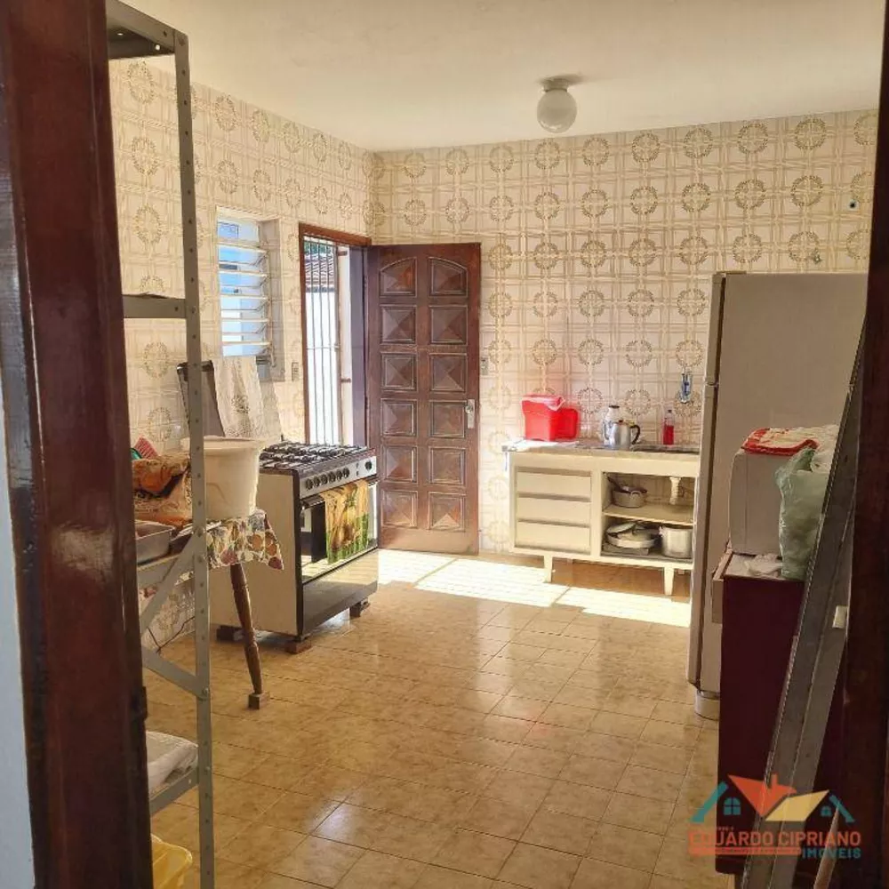 Casa à venda com 3 quartos, 152m² - Foto 2