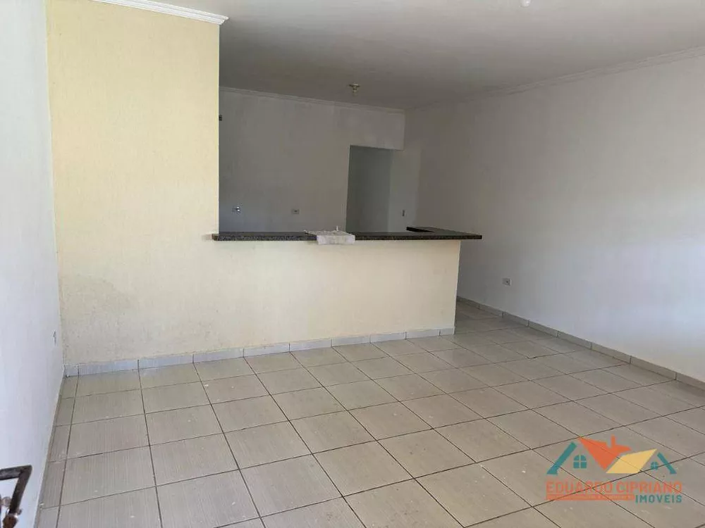 Casa à venda com 2 quartos, 90m² - Foto 2