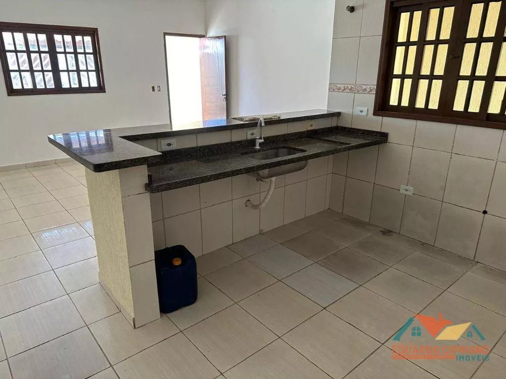 Casa à venda com 2 quartos, 90m² - Foto 4