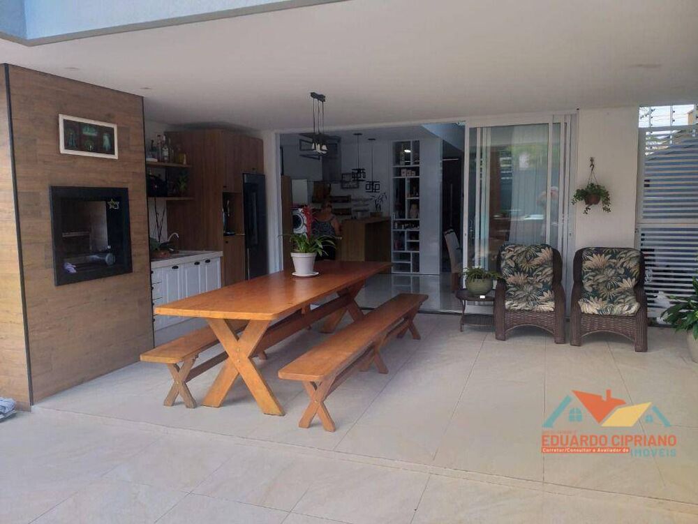 Casa à venda com 3 quartos, 240m² - Foto 7
