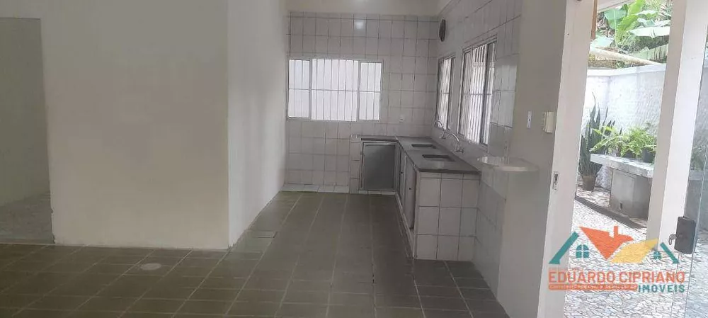 Casa para alugar com 2 quartos, 250M2 - Foto 1