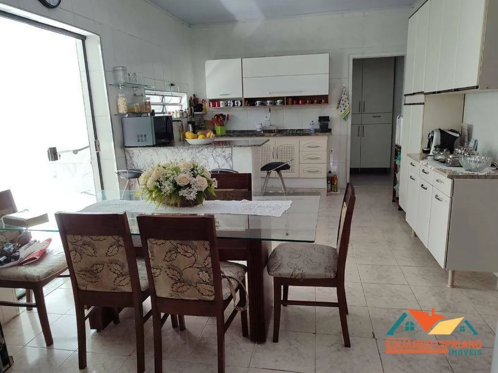 Casa, 3 quartos, 332 m² - Foto 1