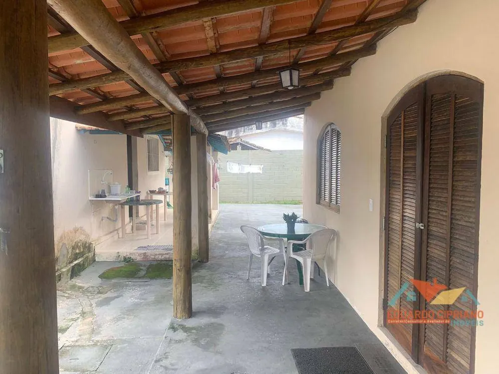 Casa, 5 quartos, 221 m² - Foto 1