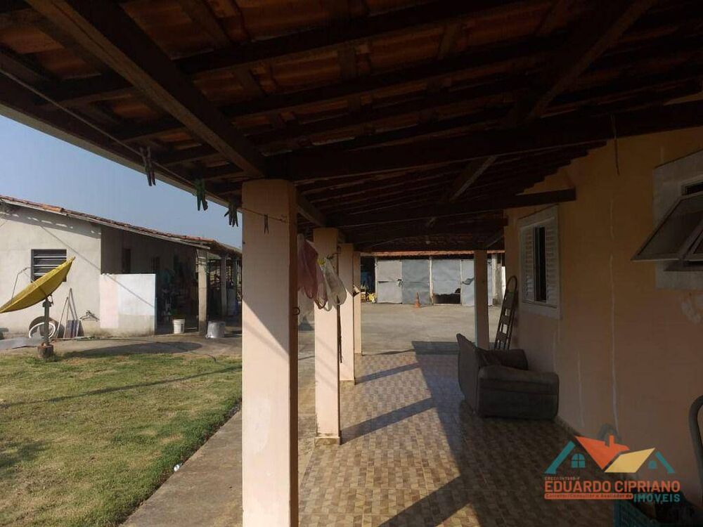 Sítio à venda com 3 quartos, 454m² - Foto 1