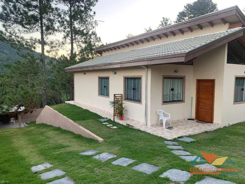 Casa à venda com 2 quartos, 120m² - Foto 1