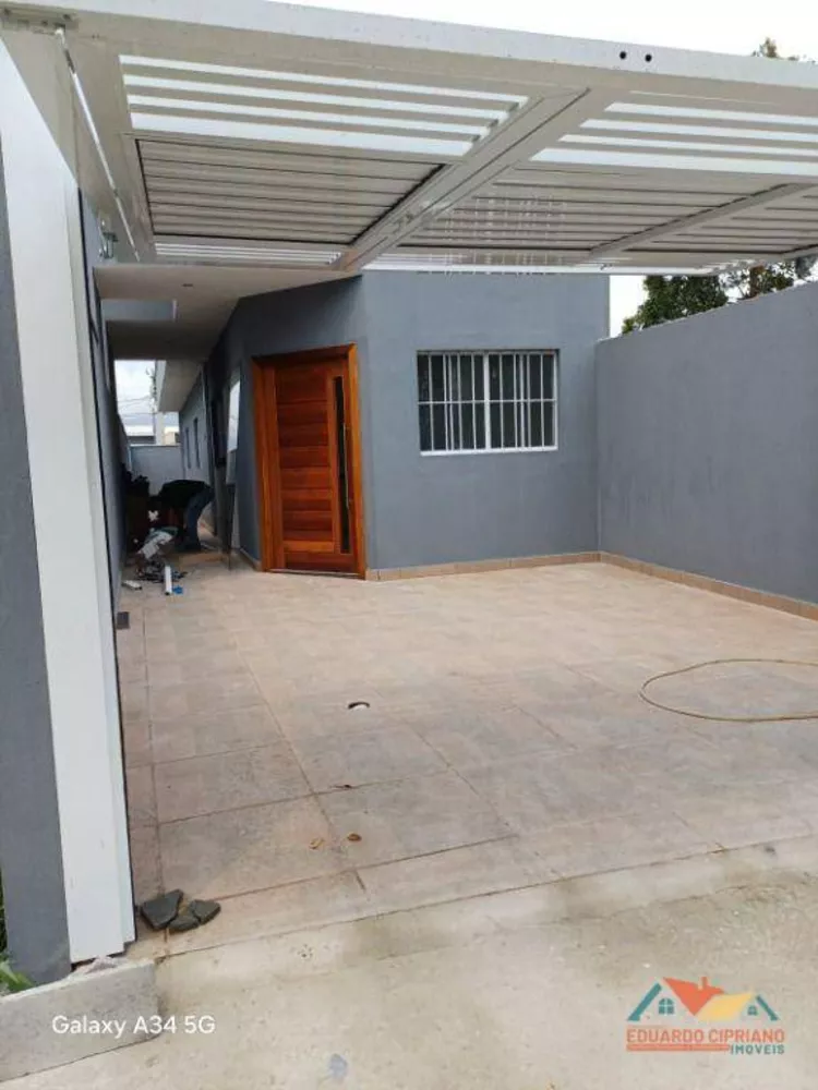 Casa à venda com 2 quartos, 64m² - Foto 2