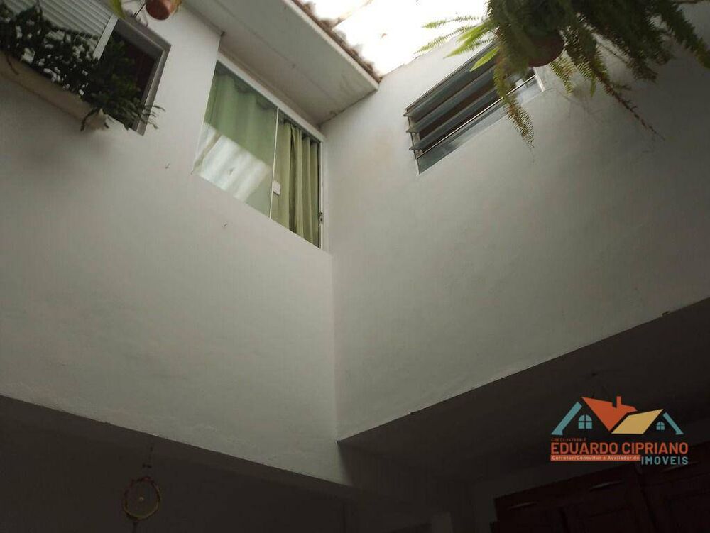 Casa à venda com 5 quartos, 290m² - Foto 3