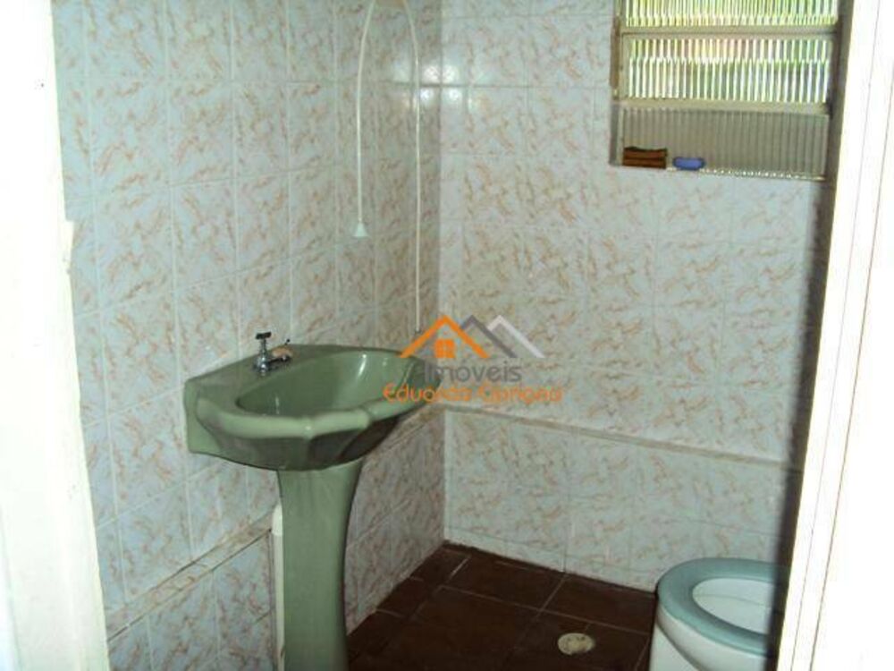Casa à venda com 5 quartos, 130m² - Foto 4