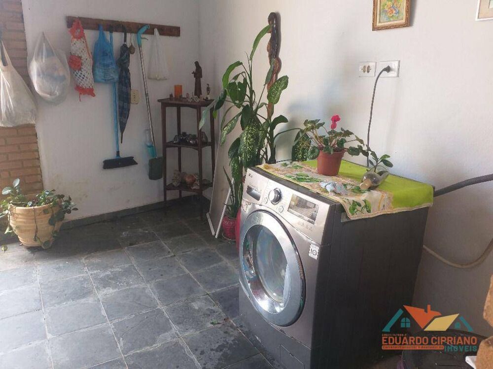 Casa à venda com 3 quartos, 230m² - Foto 9