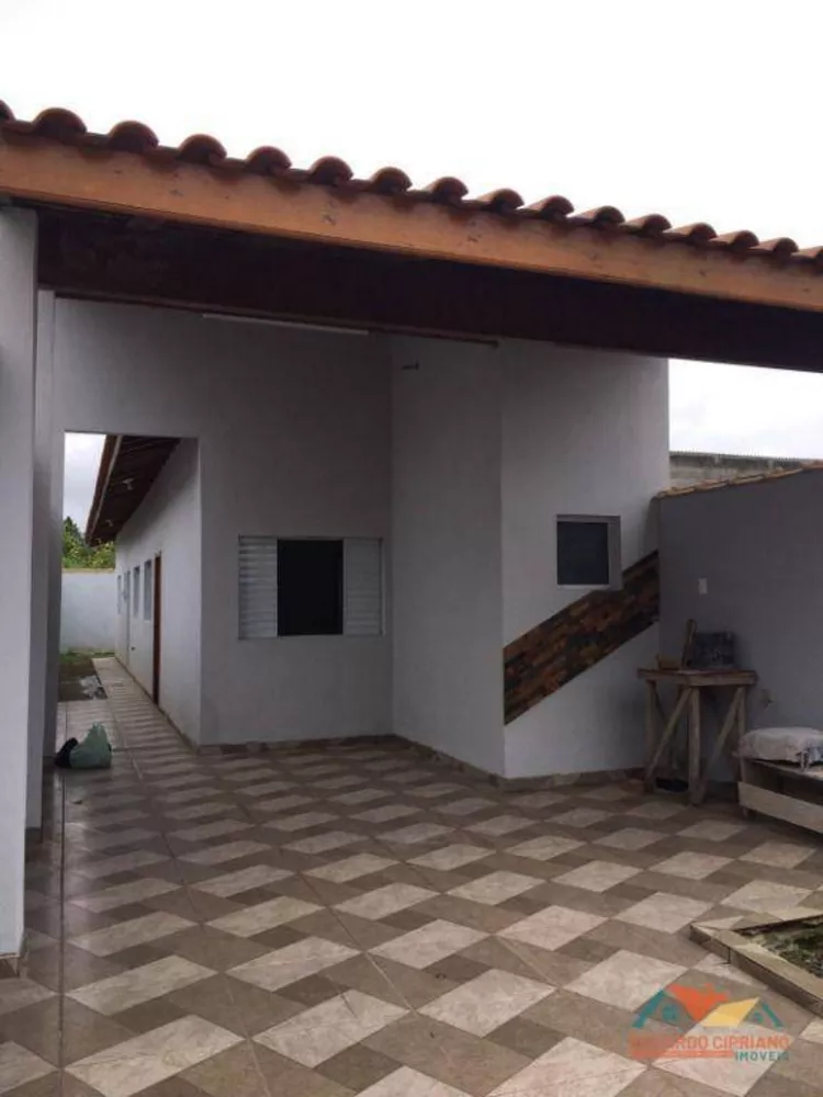 Casa à venda com 2 quartos, 90m² - Foto 1