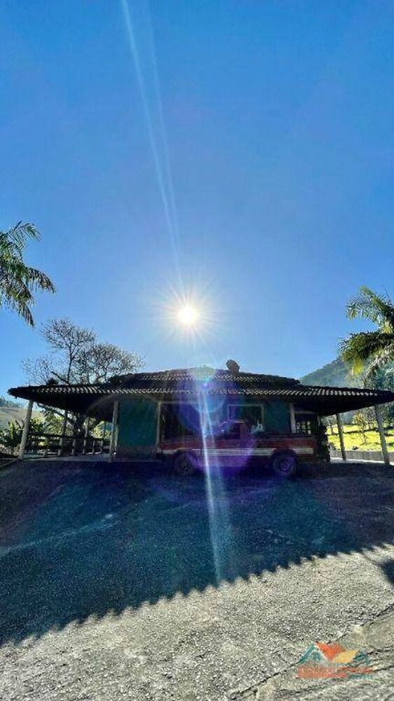Chácara à venda com 3 quartos, 200m² - Foto 8