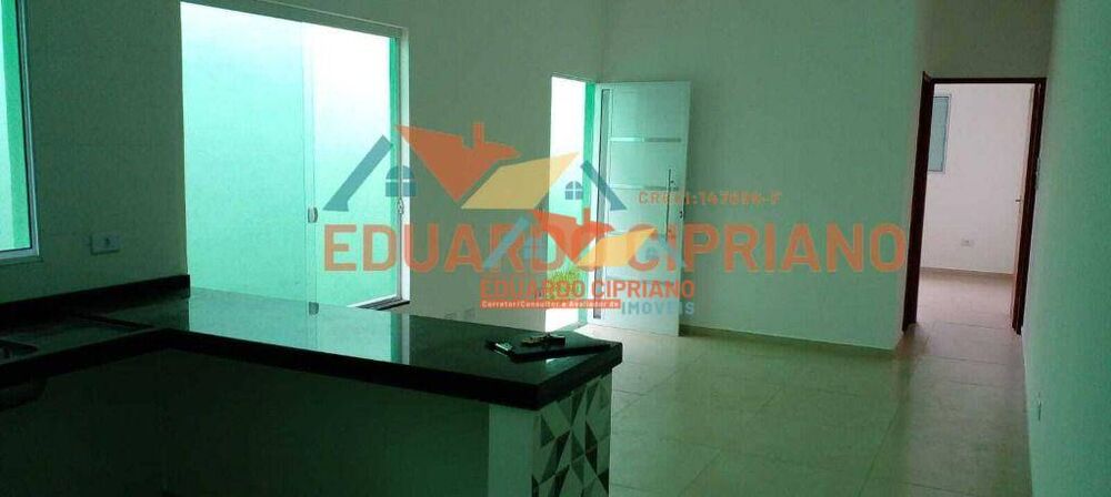 Casa à venda com 2 quartos, 64m² - Foto 1