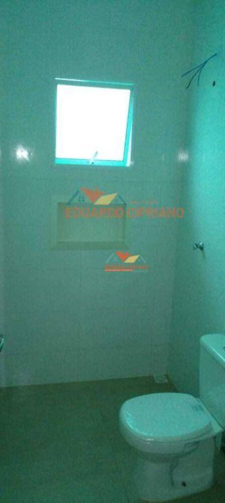 Casa à venda com 2 quartos, 64m² - Foto 2