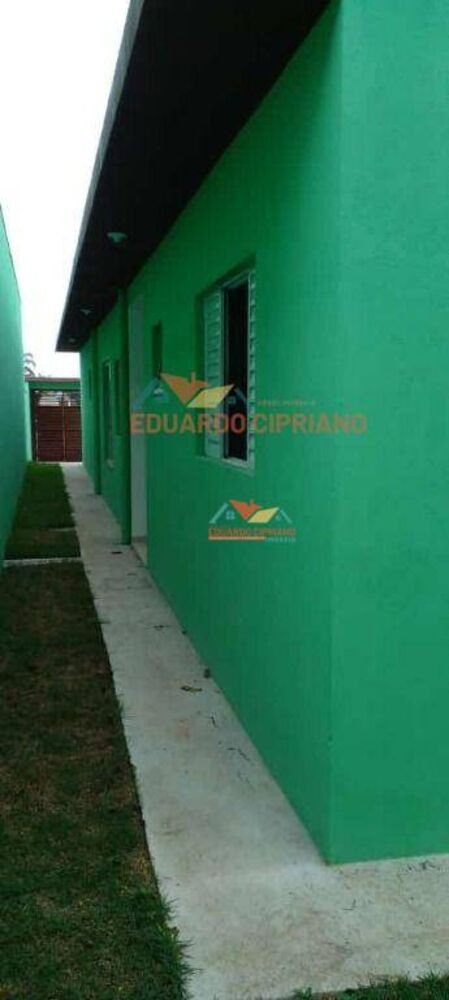 Casa à venda com 2 quartos, 64m² - Foto 4