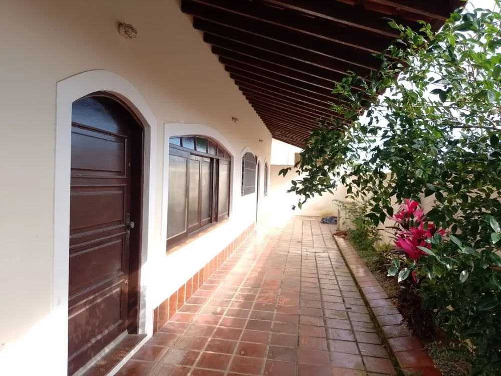 Casa, 8 quartos, 300 m² - Foto 1