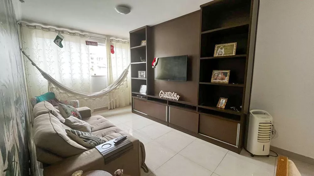 Apartamento à venda com 3 quartos, 77m² - Foto 1