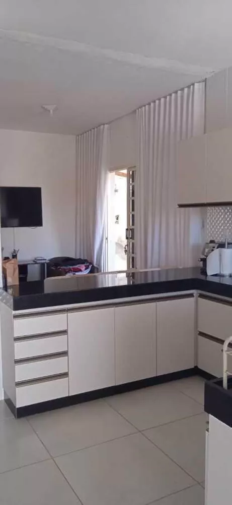 Casa à venda com 3 quartos, 360m² - Foto 3