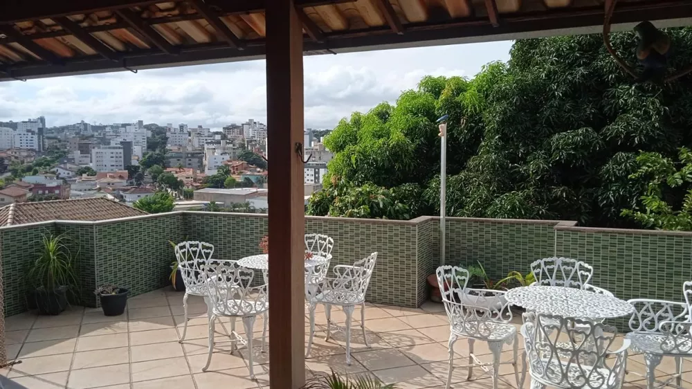 Apartamento à venda com 3 quartos, 142m² - Foto 1